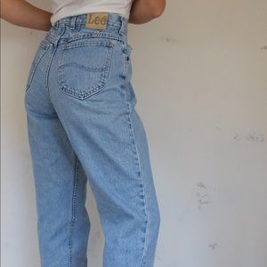SOLD⚠️ vintage Lee light wash mom jeans